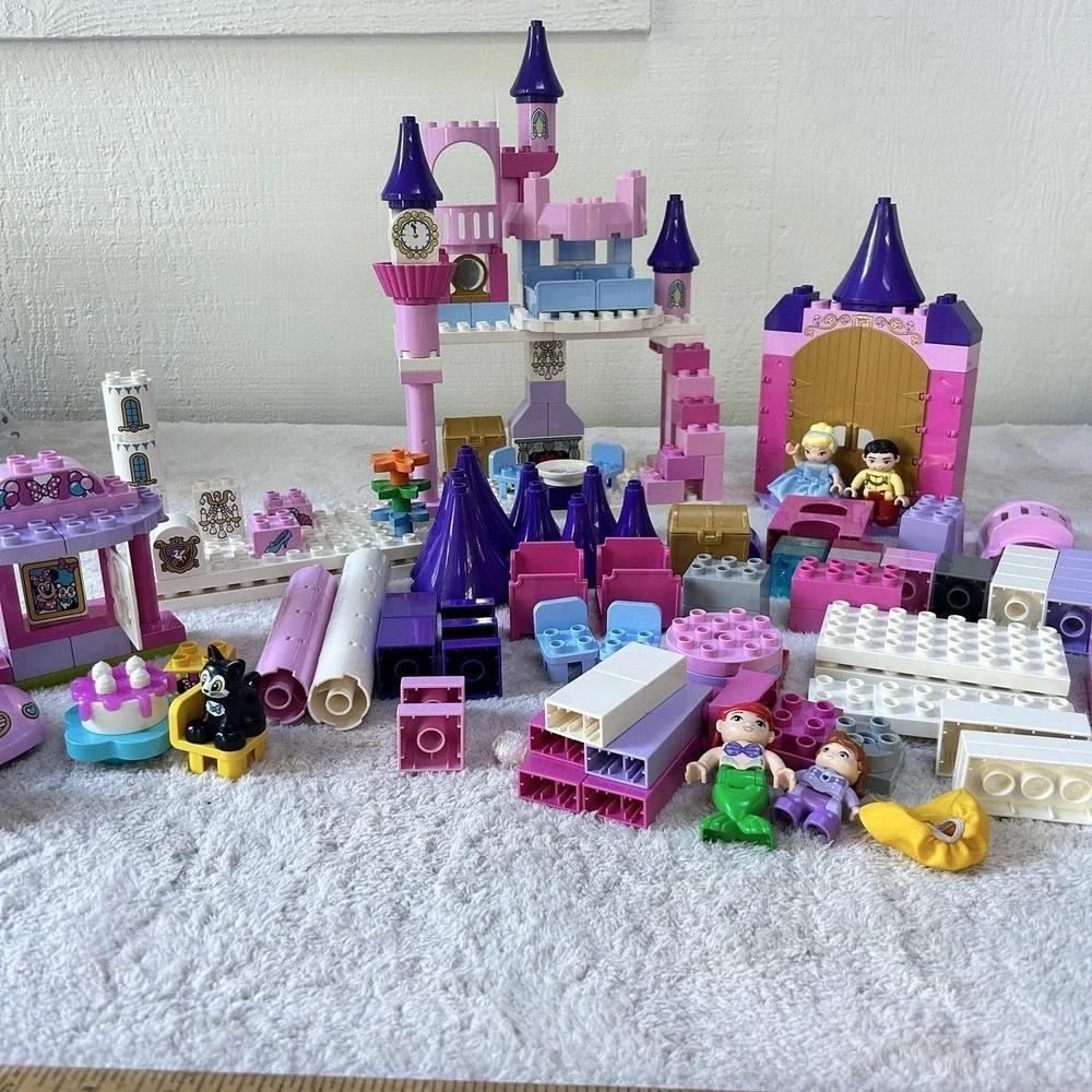 Lego Duplo Sets #6154 Disney Cinderella Castle #10873 Minnie &10595 Sofia READ